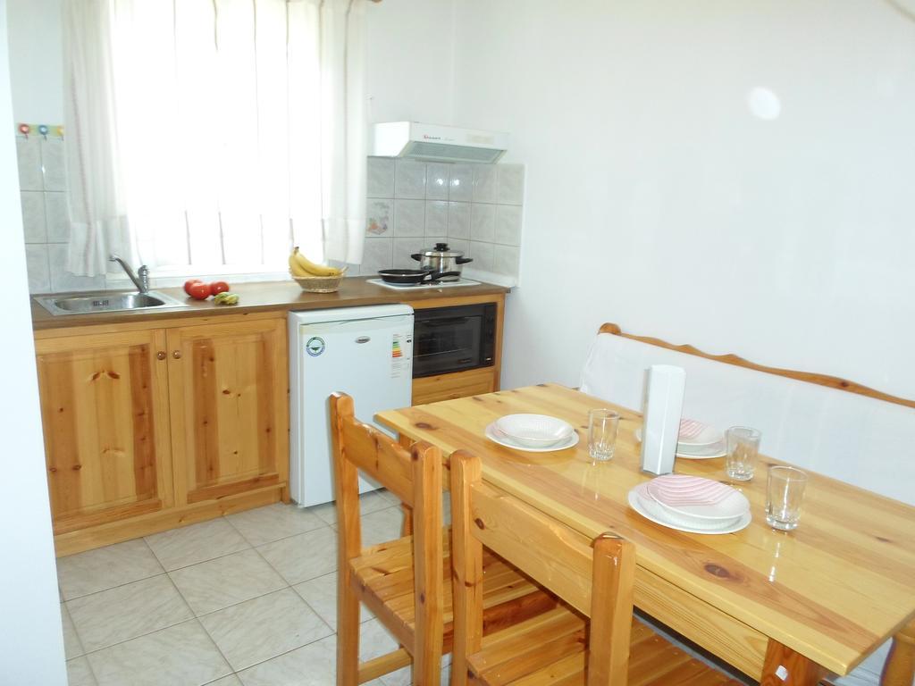 Katerina Apartments Tsoukaládhes Esterno foto