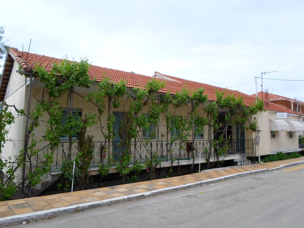 Katerina Apartments Tsoukaládhes Esterno foto
