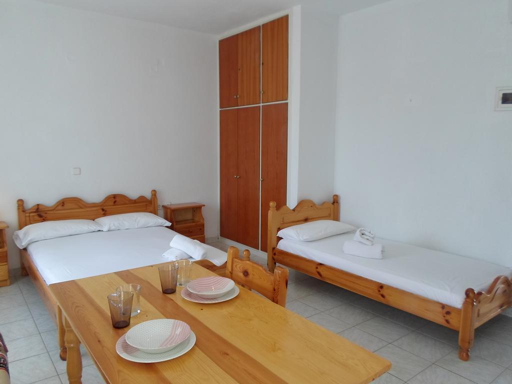 Katerina Apartments Tsoukaládhes Esterno foto